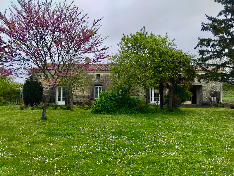 Maison à vendre à Léoville, Charente-Maritime - 162.000 € - photo 1