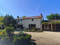 Propriété à vendre à Blanzay, Vienne - 345 000 € - photo n°1