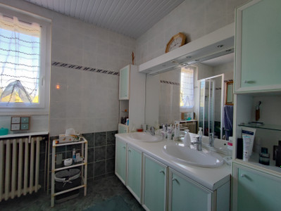 French property for sale in Roullet-Saint-Estèphe, Charente - €245,200 - photo 12