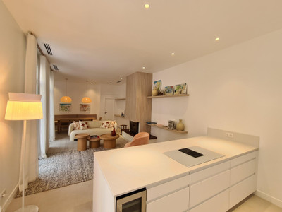 French property for sale in Cannes, Alpes-Maritimes - €1,950,000 - photo 3