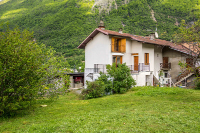 Maison à vendre à Grand-Aigueblanche, Savoie, Rhône-Alpes, avec Leggett Immobilier