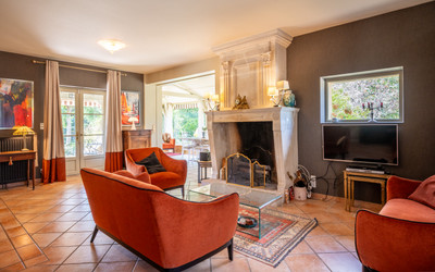 French property for sale in Saint-Léon-sur-Vézère, Dordogne - €540,000 - photo 2