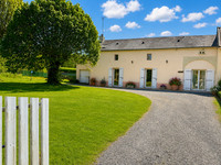 Propriété à vendre à Monts-sur-Guesnes, Vienne - 168 400 € - photo n°1