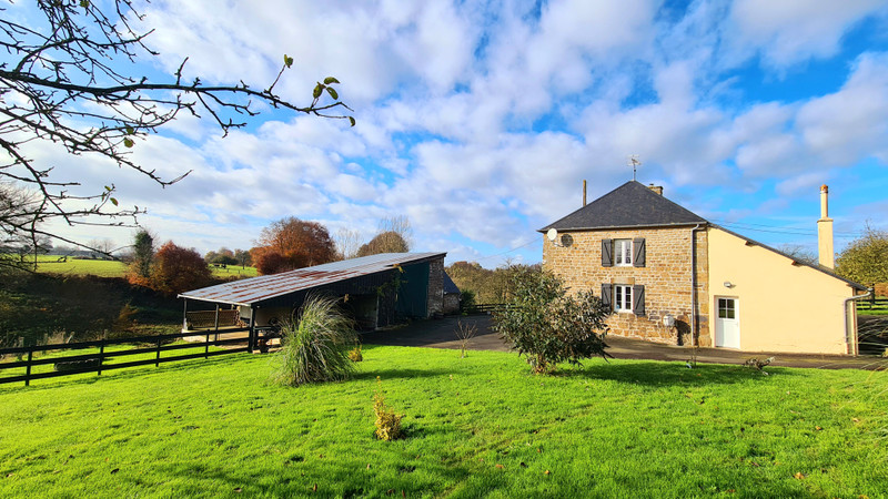 Maison à vendre à Saint-Fraimbault, Orne - 189.000 € - photo 1