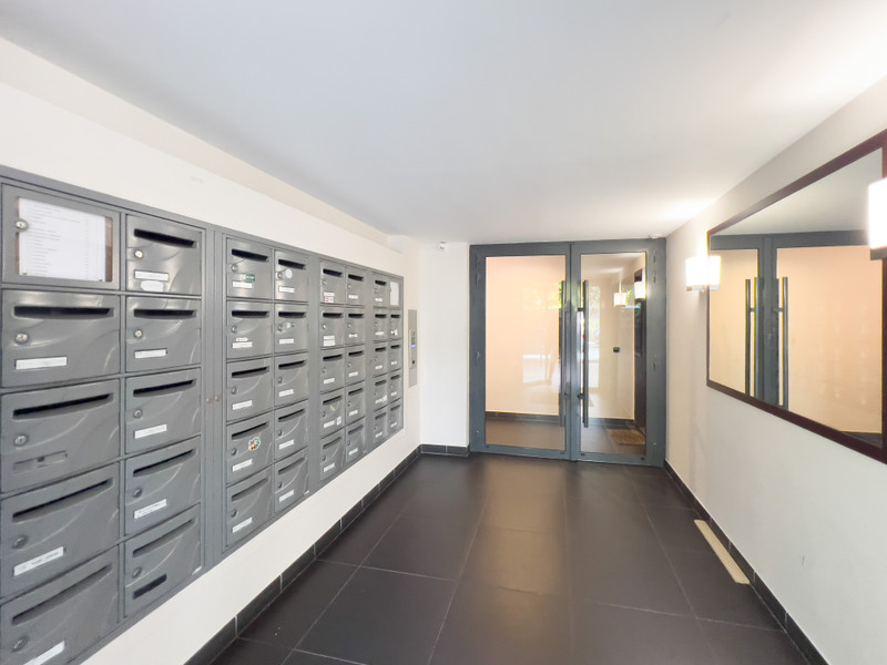 French property for sale in Courbevoie, Hauts-de-Seine - €245,000 - photo 14