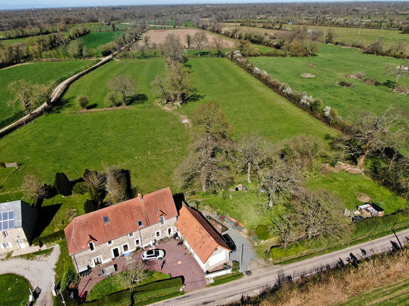 Maison à vendre à Auxais, Manche - 235.000 € - photo 1
