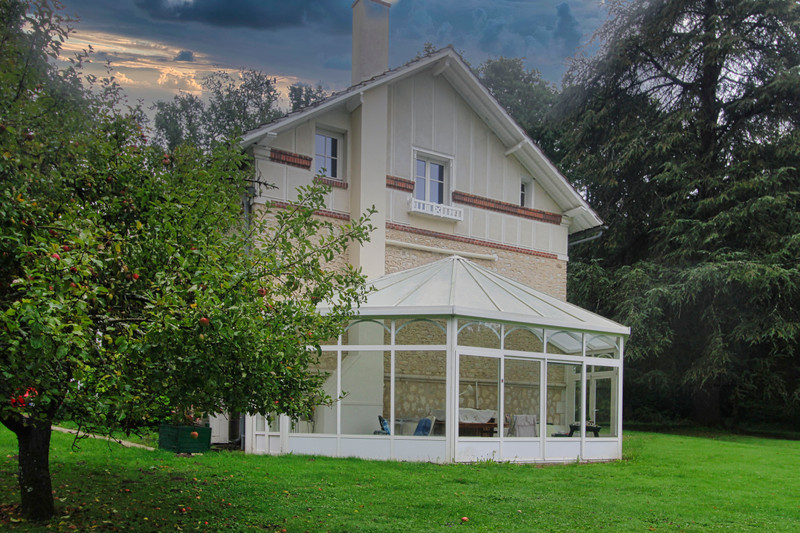 French property for sale in Montargis, Loiret - €372,000 - photo 4