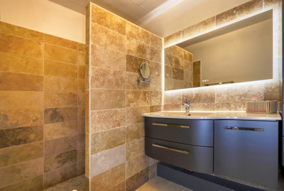 French property for sale in Rustrel, Vaucluse - €453,000 - photo 7