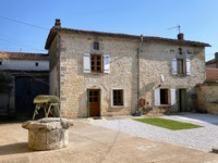 Maison à Saint-Ciers-sur-Bonnieure, Charente - photo 1