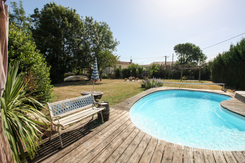French property for sale in Nuaillé-sur-Boutonne, Charente-Maritime - &#8364;288,900 - photo 2