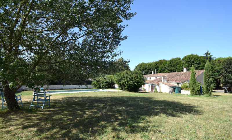French property for sale in Balanzac, Charente-Maritime - €399,000 - photo 2
