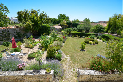 French property for sale in Beauvais-sur-Matha, Charente-Maritime - €280,000 - photo 1