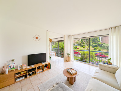 French property for sale in Nice, Alpes-Maritimes - €329,000 - photo 1