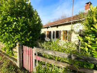 Maison à vendre à Brillac, Charente - 66.600 € - photo 1
