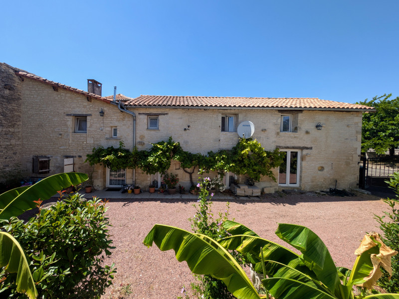French property for sale in Salles-de-Villefagnan, Charente - €152,000 - photo 0