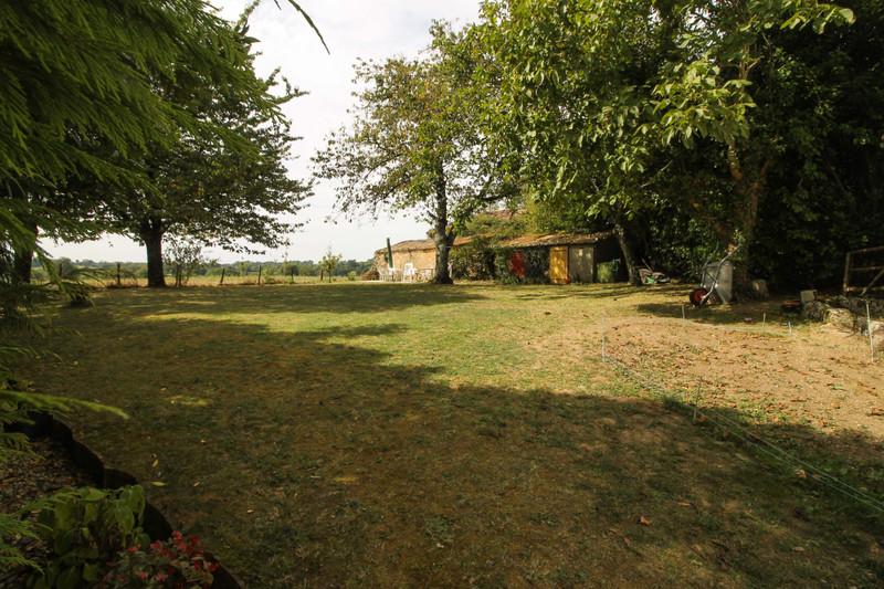 French property for sale in Vernoux-en-Gâtine, Deux-Sèvres - €203,300 - photo 3