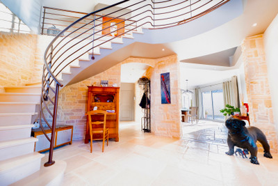 Rare for this area: Spacious architect house with heated swimming pool.