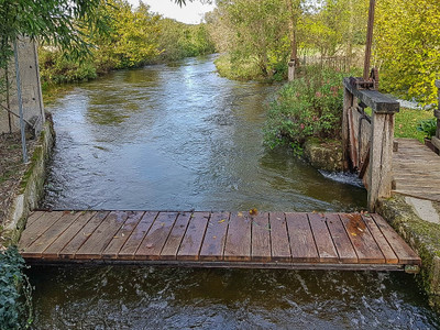 French property for sale in Angoulême, Charente - €483,000 - photo 2