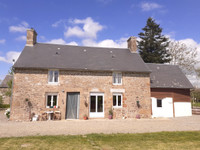 Propriété à vendre à Saint-Hilaire-du-Harcouët, Manche - 199 000 € - photo n°1