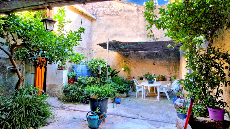 French property for sale in Cruzy, Hérault - €169,600 - photo 0
