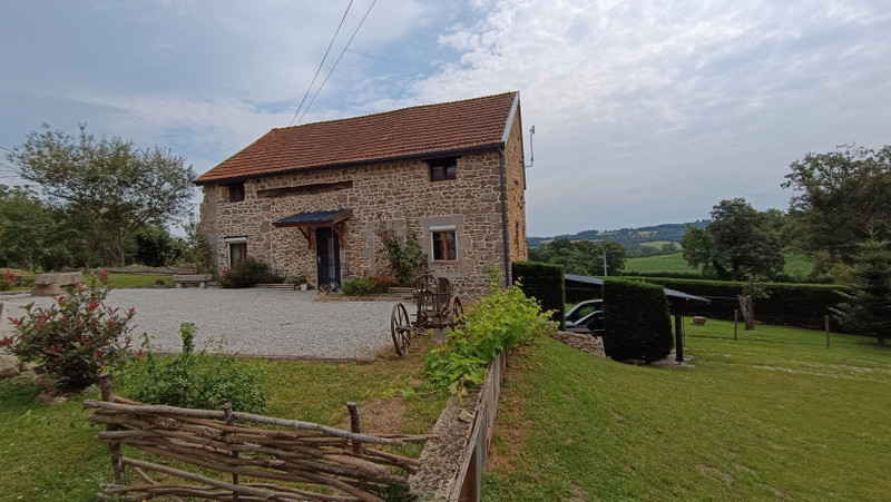 French property for sale in Auzances, Creuse - €149,900 - photo 1