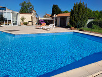 Maison à vendre à Fontenay-le-Comte, Vendée - 370.000 € - photo 2