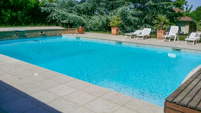 Between Lyon and Grenoble, very beautiful  and  renovated manor house, close to the airports and ski resorts 