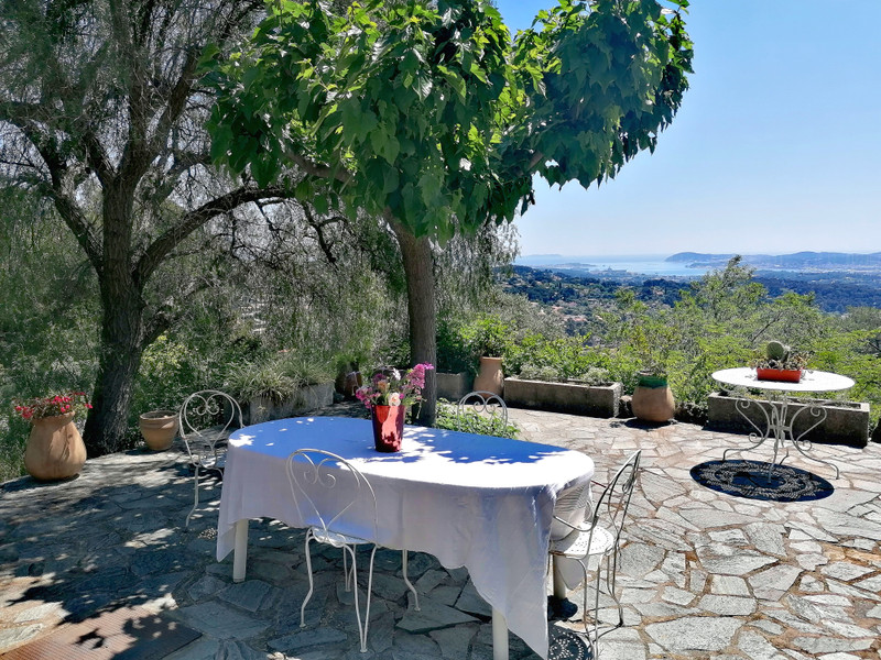 French property for sale in Ollioules, Var - €645,000 - photo 0