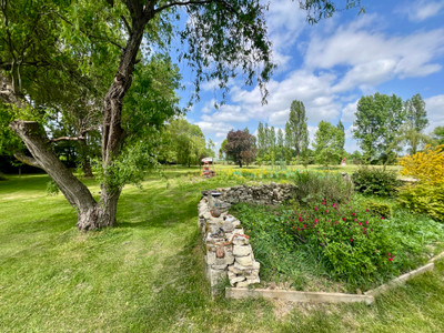 French property for sale in Saint-Hilaire-de-Villefranche, Charente-Maritime - €344,500 - photo 2