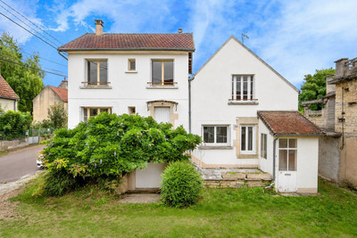 Maison à vendre à Dornecy, Nièvre, Bourgogne, avec Leggett Immobilier