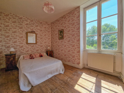 French property for sale in Bessé, Charente - €398,900 - photo 7