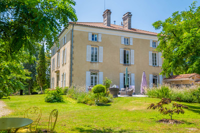 EXCEPTIONAL!! Large Maison de Maître with 2 gîtes & a studio, with heated swimming pool, jacuzzi and garage.