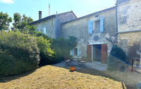Maison à vendre à Combiers, Charente - 99.000 € - photo 1