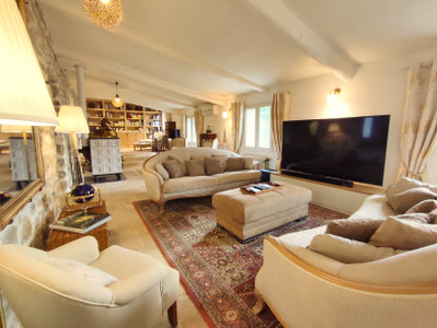 Remarkable house with separate apartment in gardens with heated salt pool, by the river. Sought after location