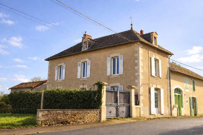 French property for sale in Saint-Martin-l'Ars, Vienne - €249,999 - photo 14