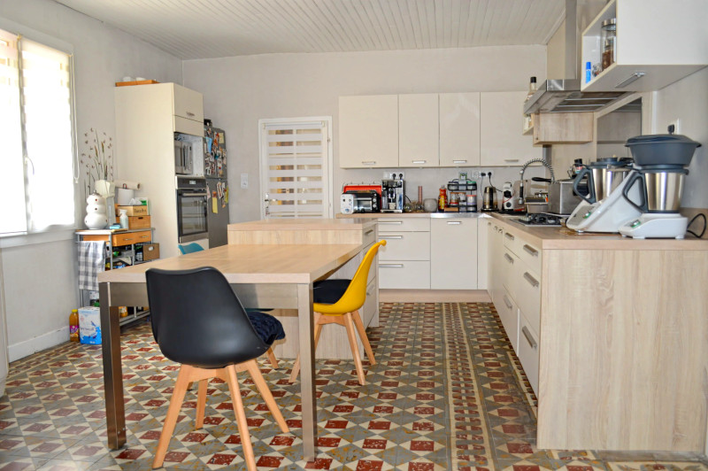 French property for sale in Casteljaloux, Lot-et-Garonne - €495,000 - photo 3