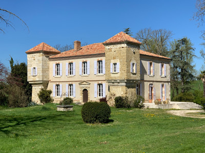 Château Renaissance au coeur du Gers. Visite virtuelle disponible