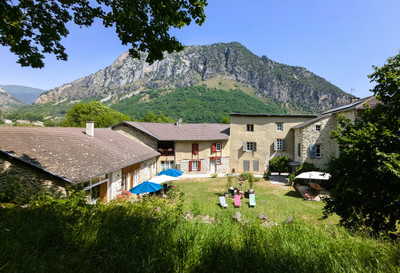 Maison à vendre à Tarascon-sur-Ariège, Ariège, Midi-Pyrénées, avec Leggett Immobilier