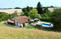 Maison à vendre à Salles-Lavalette, Charente - 275.000 € - photo 1