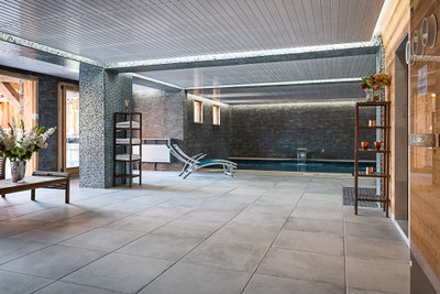 Hotel for sale in Sainte Foy Ski Station, nine bedrooms, restaurant, two separate apartments, private parking.