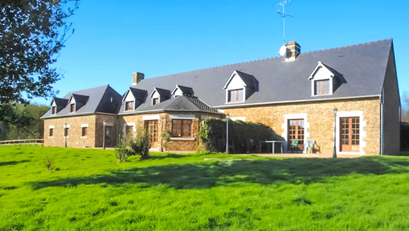 Maison à vendre à Saint-James, Manche - 599.000 € - photo 1