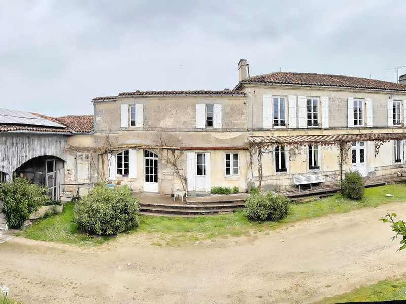 French property for sale in Cognac, Charente - €583,000 - photo 3
