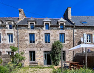 Propriété à vendre à Pleslin-Trigavou, Côtes-d'Armor - 300 000 € - photo n°1