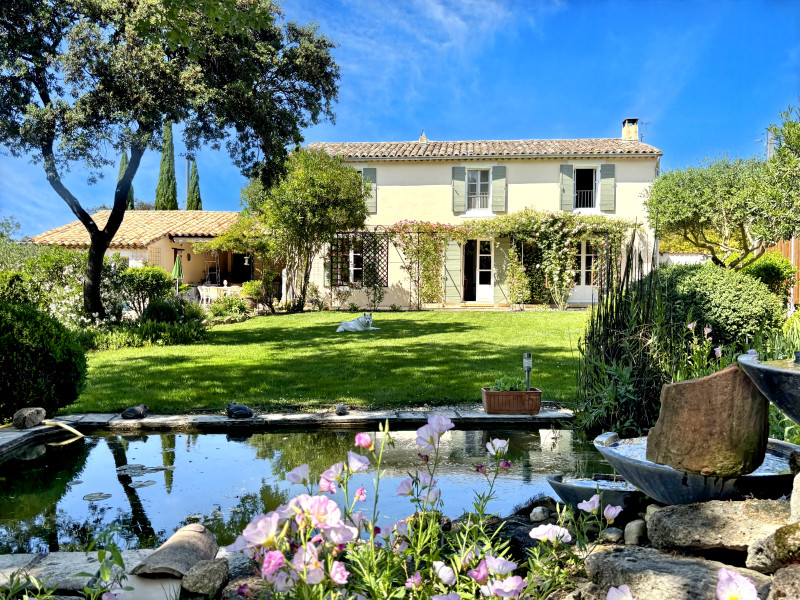 French property for sale in Vers-Pont-du-Gard, Gard - €945,000 - photo 0
