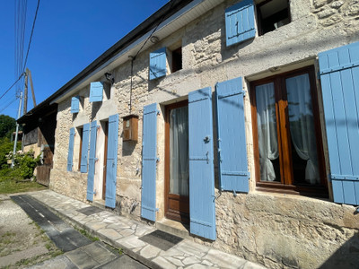 Maison à vendre à Clérac, Charente-Maritime, Poitou-Charentes, avec Leggett Immobilier