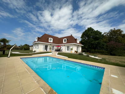 house for sale in Landes