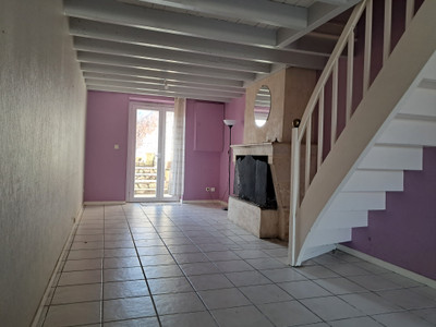 French property for sale in Cadillac-en-Fronsadais, Gironde - €224,700 - photo 2