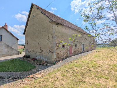 French property for sale in Sainte-Sévère-sur-Indre, Indre - €99,000 - photo 12