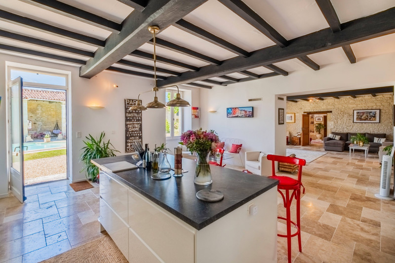 French property for sale in Saint-Sulpice-de-Cognac, Charente - €620,000 - photo 4