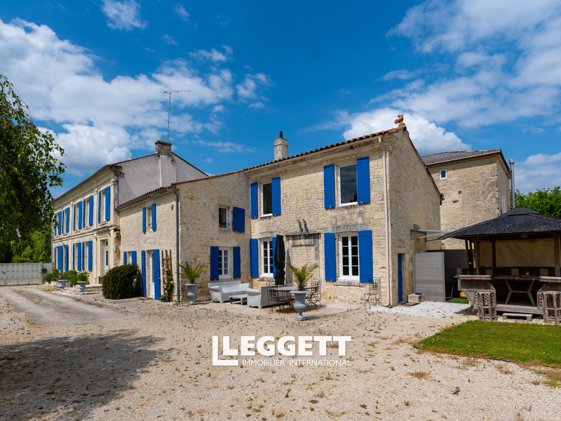 Maison 11 pièce(s), VOUHÉ